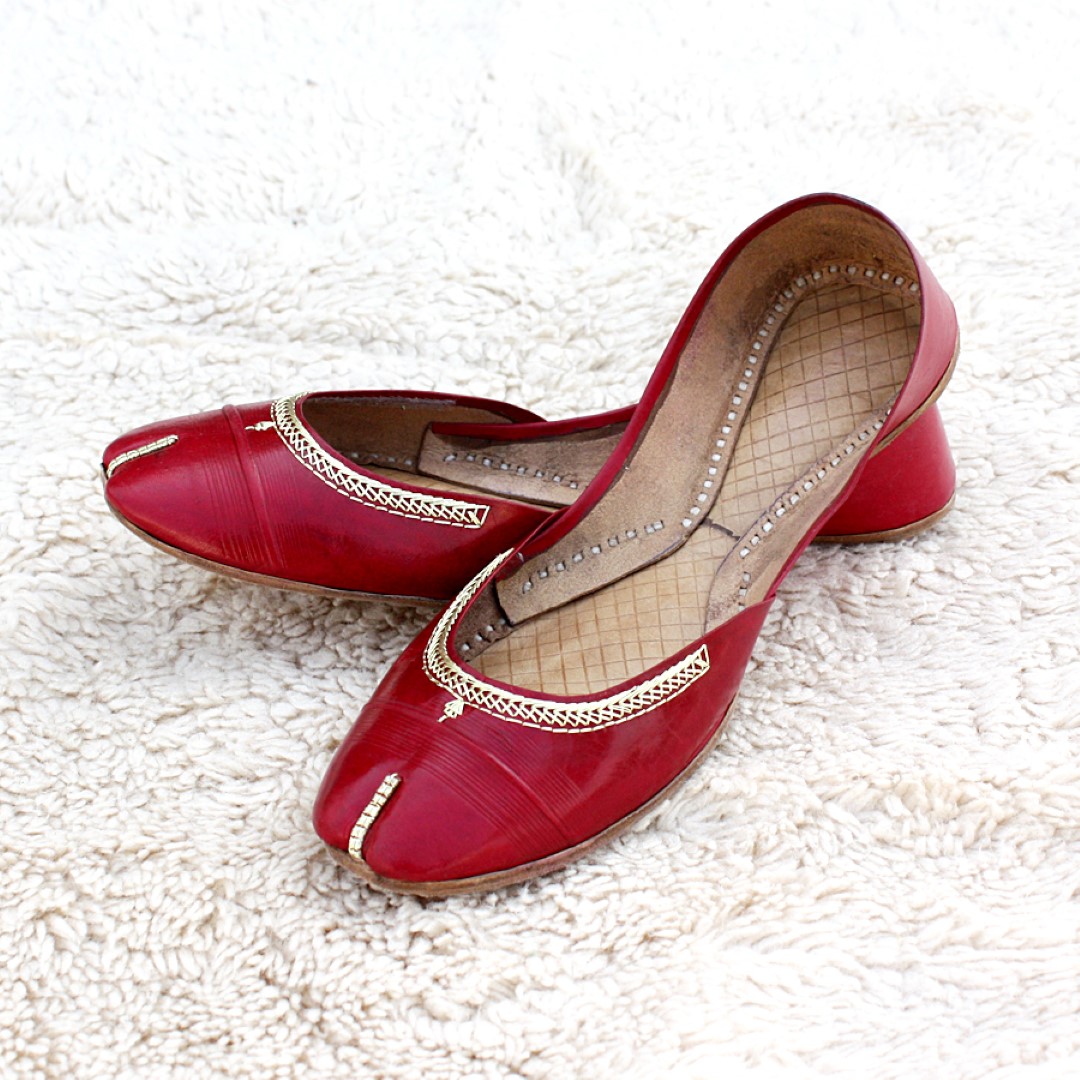 Red khussa shoes Clearance