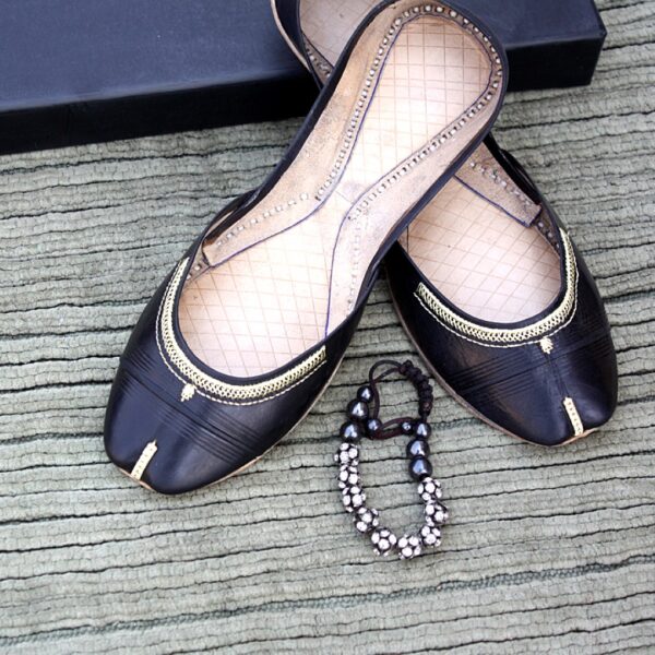 LK-009-Ladies-khussa-traditional-for-women-stitched-mojari-footwear-sandals-shoes-girls-fashion-culture-hand-made-stitched-online-sale-pakistan-pezaarpk-pezaar-heels-flats (1 (4)