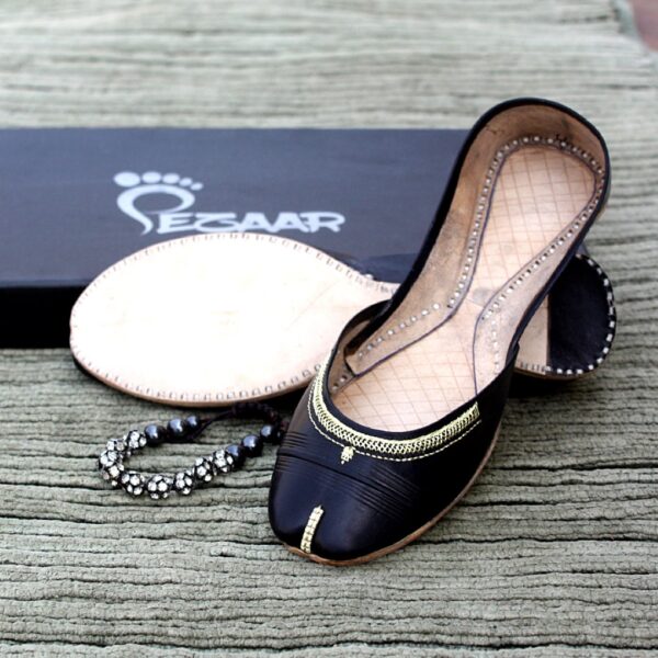 LK-009-Ladies-khussa-traditional-for-women-stitched-mojari-footwear-sandals-shoes-girls-fashion-culture-hand-made-stitched-online-sale-pakistan-pezaarpk-pezaar-heels-flats (1 (5)