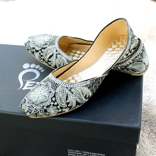 LK-010-Ladies-khussa-traditional-for-women-stitched-mojari-footwear-sandals-shoes-girls-fashion-culture-hand-made-stitched-online-sale-pakistan-pezaarpk-pezaar-heels-flats (1)