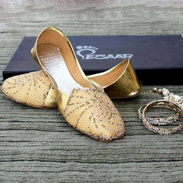 LK-015-Ladies-khussa-traditional-for-women-stitched-mojari-footwear-sandals-shoes-girls-fashion-culture-hand-made-stitched-online-sale-pakistan-pezaarpk-pezaar-heels-flats (1 (3)