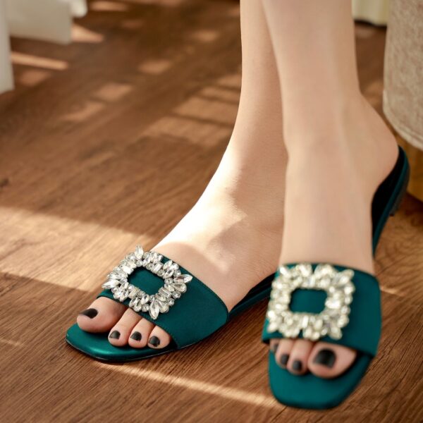 7B99EBF6-C944-4FD4-BDED-6CFEC78050E0